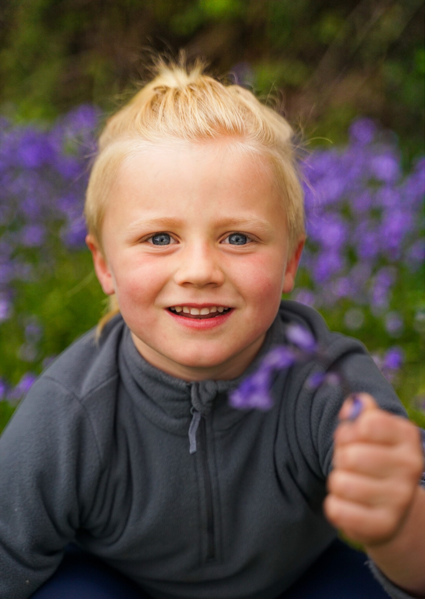 Family portrait session outdoors in the Buckinghamshire countryside